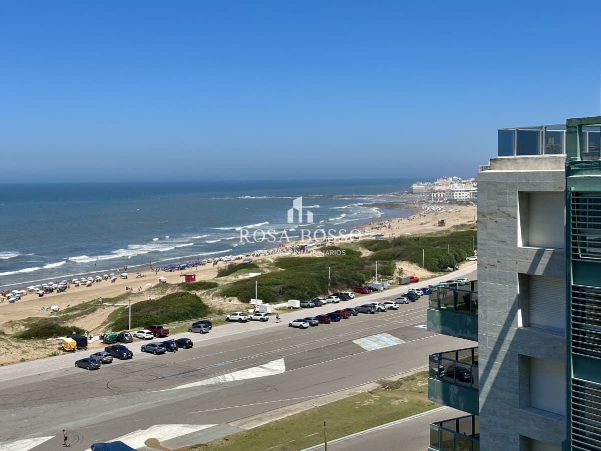 Venta Apartamento 2 dormitorios Punta del Este Brava piso alto