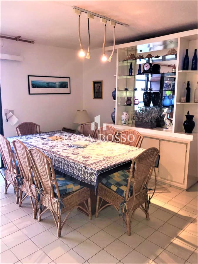 Apartamento en península.