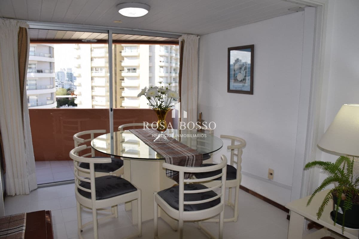 Apartamento en Brava, 2 dormitorios *