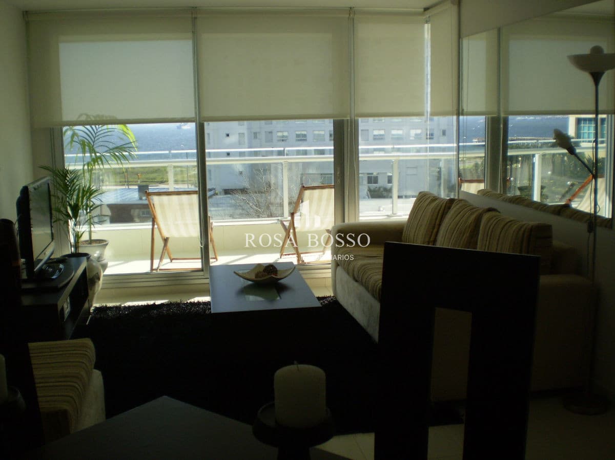 VENTA, Apartamento, 2 dormitorios y garaje, Punta del Este, Uruguay