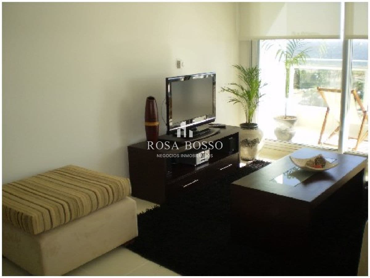 VENTA, Apartamento, 2 dormitorios y garaje, Punta del Este, Uruguay