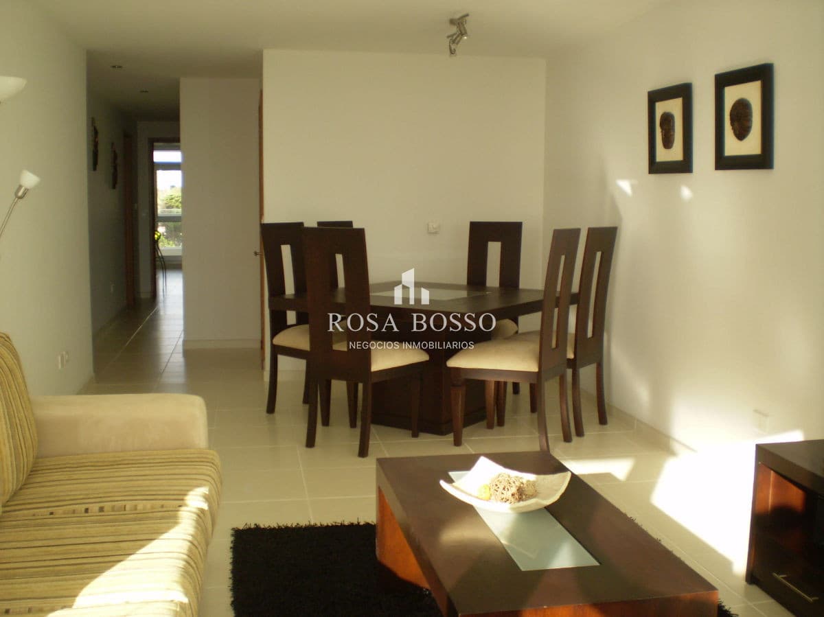 VENTA, Apartamento, 2 dormitorios y garaje, Punta del Este, Uruguay