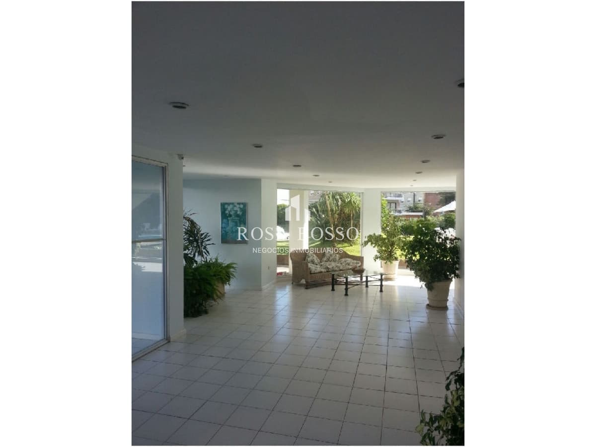 Apartamento en Brava, 3 dormitorios *
