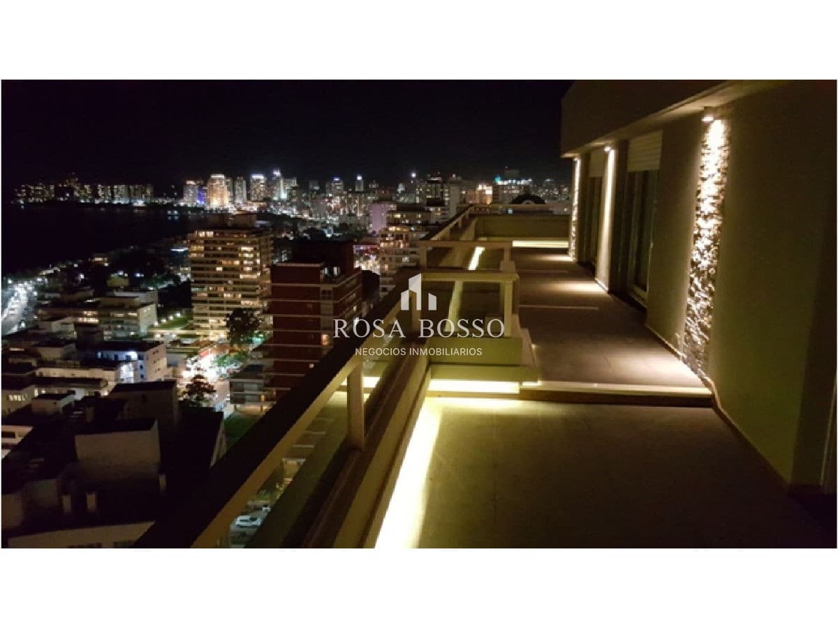 Apartamento en Peninsula para la venta.