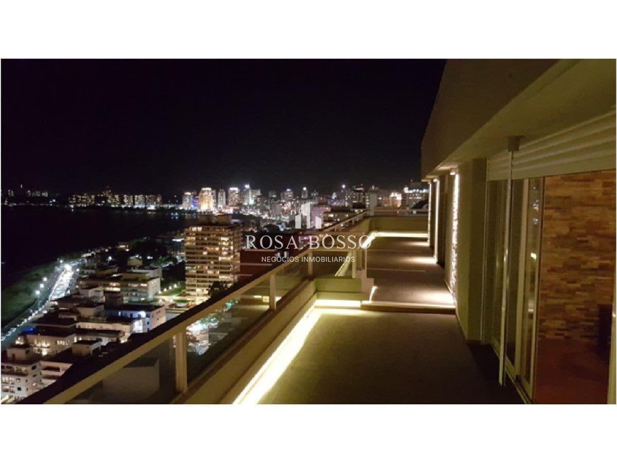Apartamento en Peninsula para la venta.