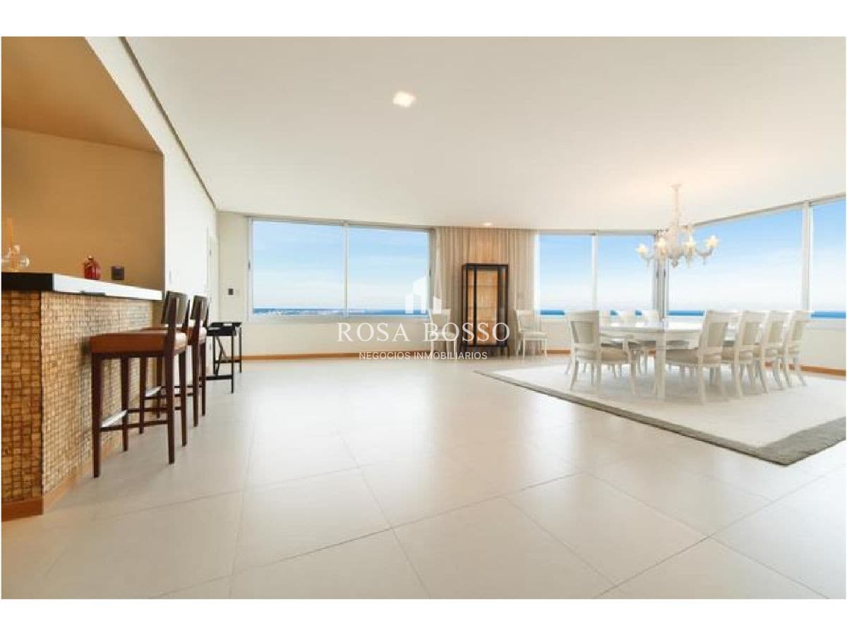 Apartamento en Brava, 4 dormitorios *