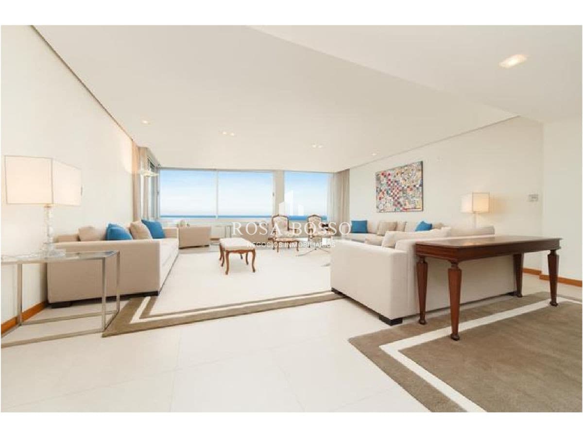 Apartamento en Brava, 4 dormitorios *
