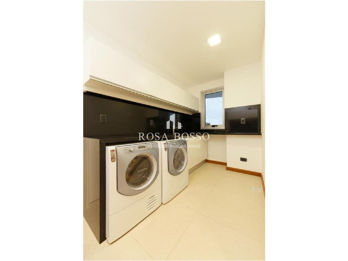 Apartamento en Brava, 4 dormitorios *