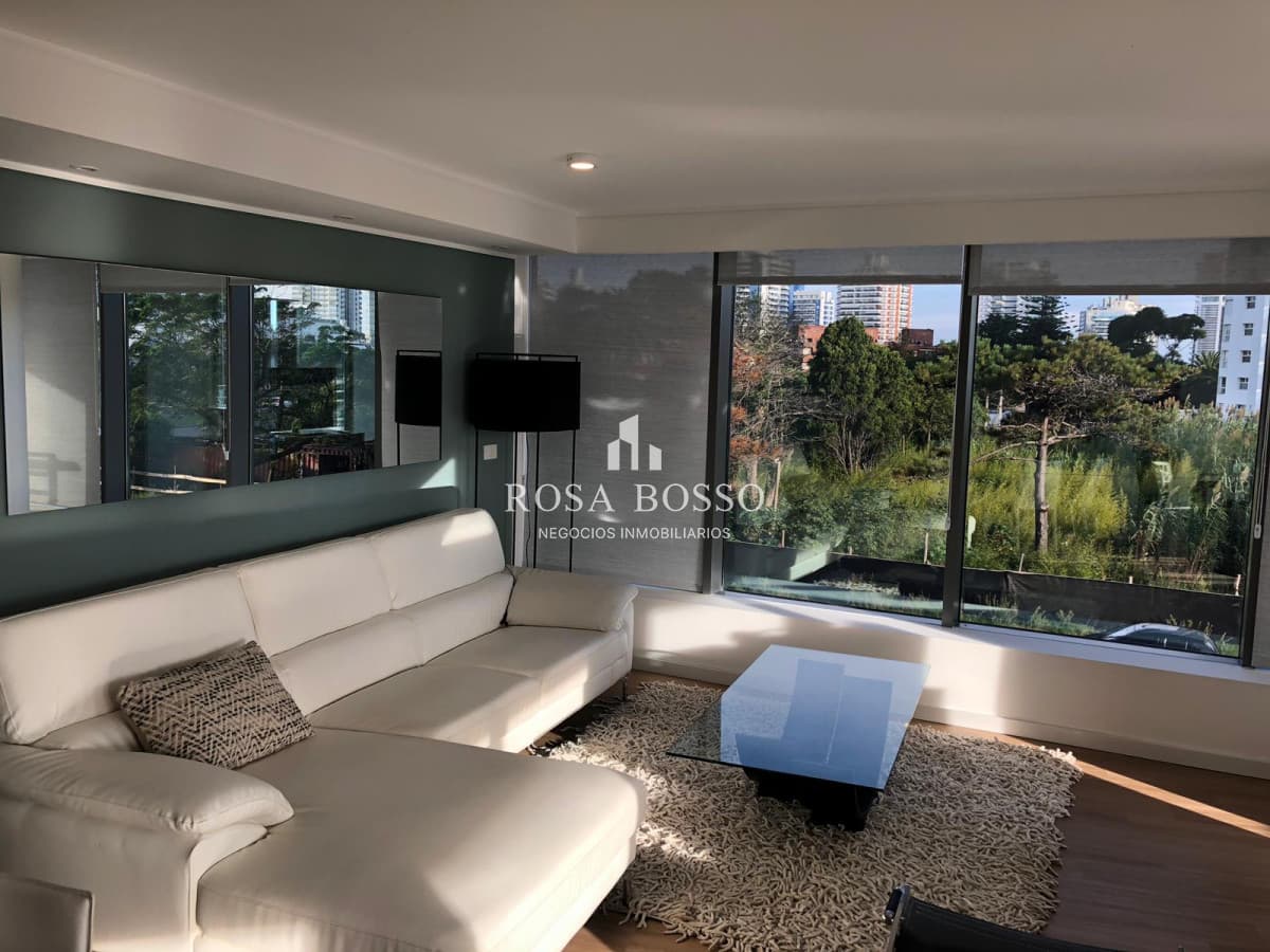 VENTA, Apartamento, 3 dormitorios, Punta del Este, Uruguay, con terraza