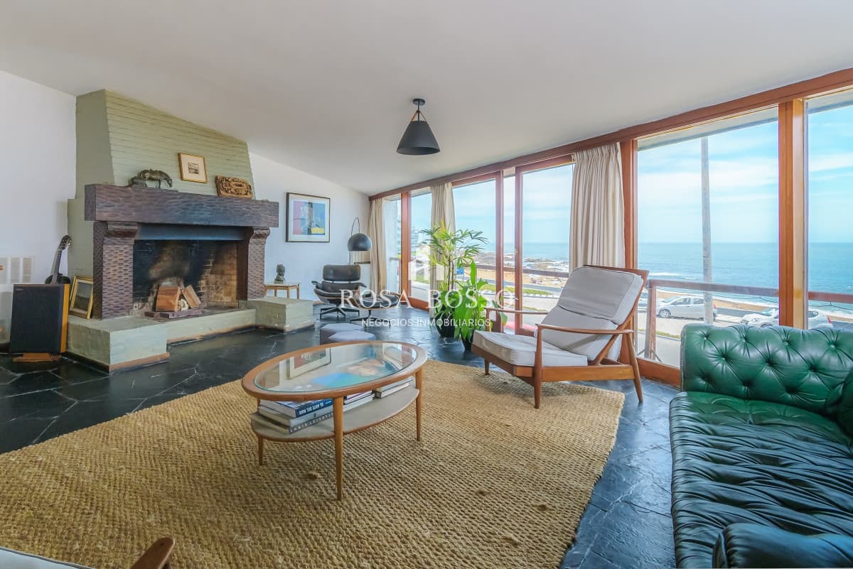Casa 5 dormitorios, 5 baños, garaje doble, Punta del Este