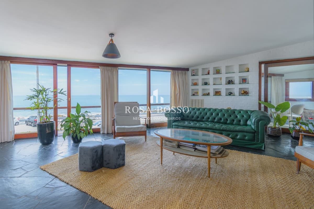 Casa 5 dormitorios, 5 baños, garaje doble, Punta del Este