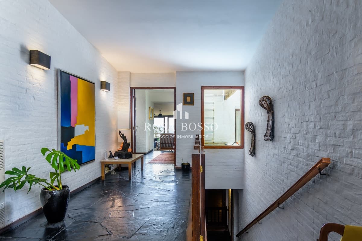 Casa 5 dormitorios, 5 baños, garaje doble, Punta del Este