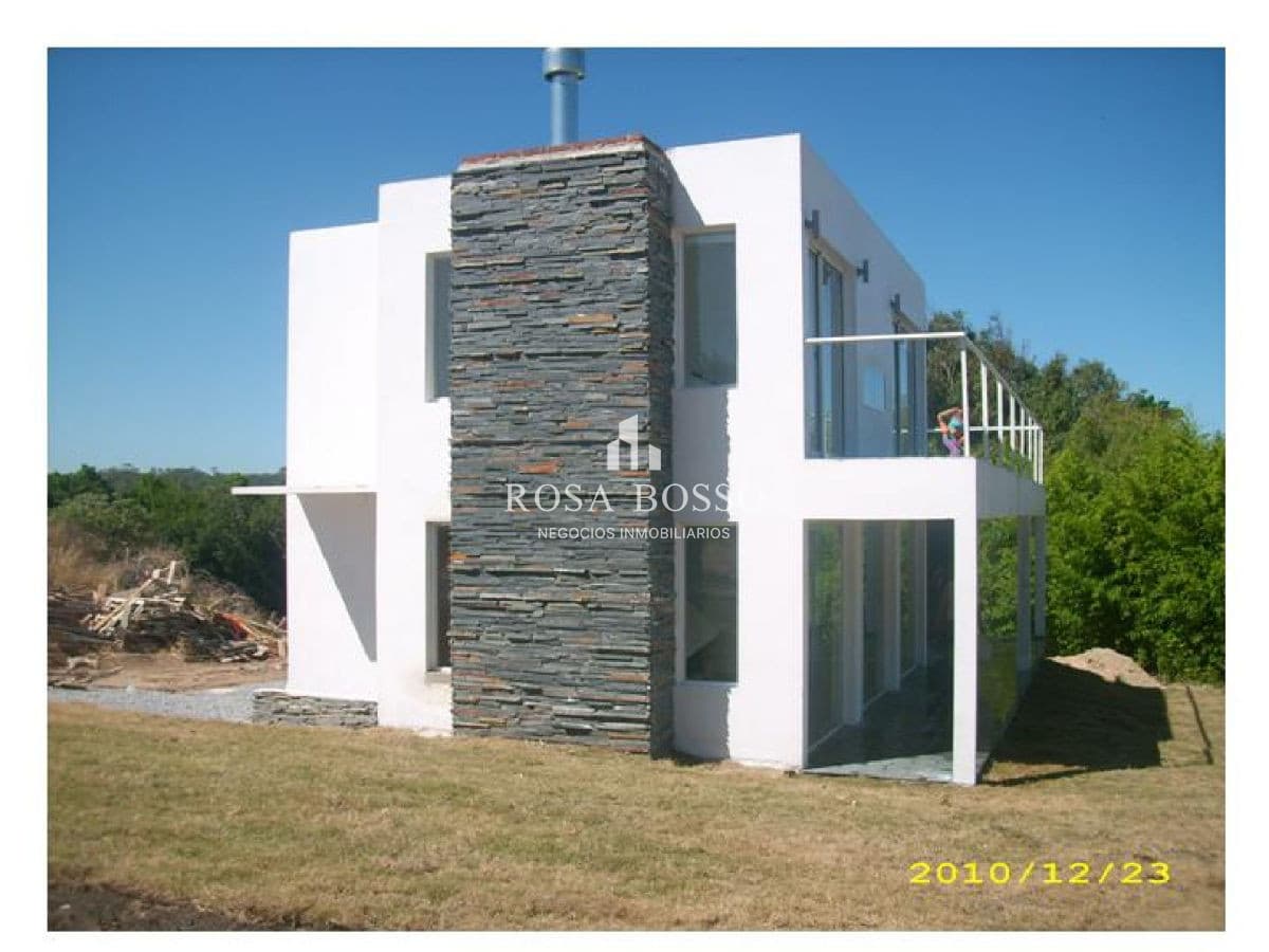 Casa Venta 3 dormitorios Punta Piedras