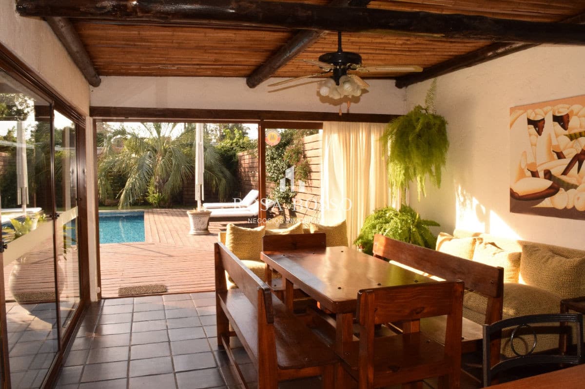 Casa en Pinares, 4 dormitorios *