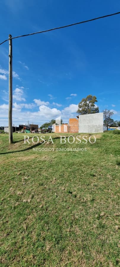 Terreno esquinero en Los Aromos, Maldonado, Uruguay