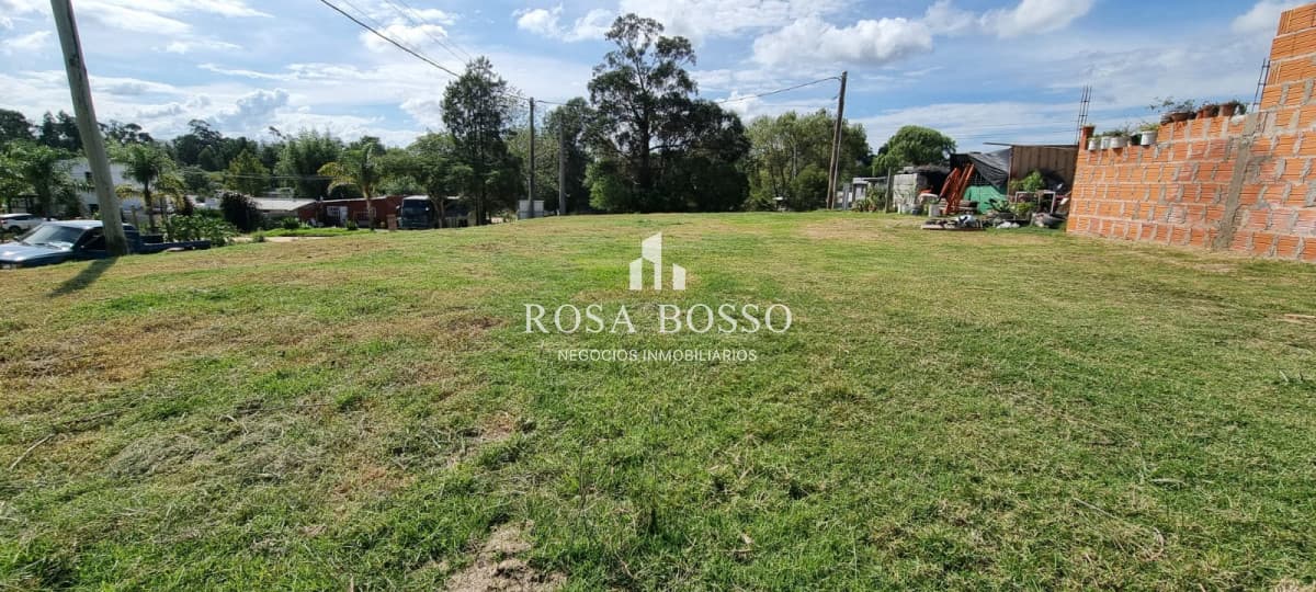 Terreno esquinero en Los Aromos, Maldonado, Uruguay