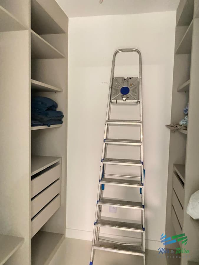 Alquilo anual apartamento de 3 dormitorios en torre con servicios, Punta del Este