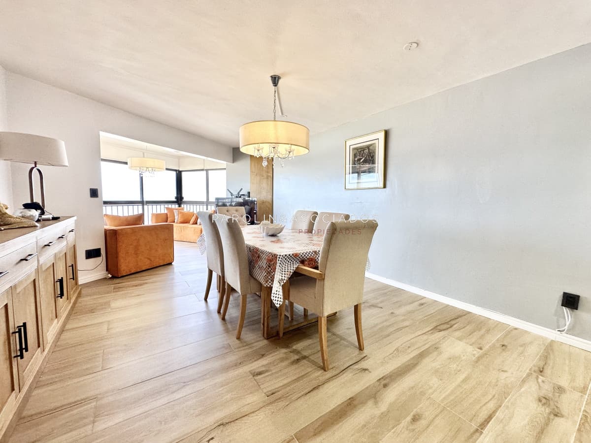 Apartamento en Brava, 2 dormitorios *