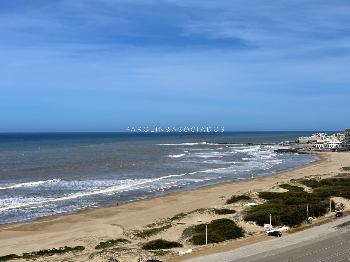 Apartamento en Brava, 2 dormitorios *