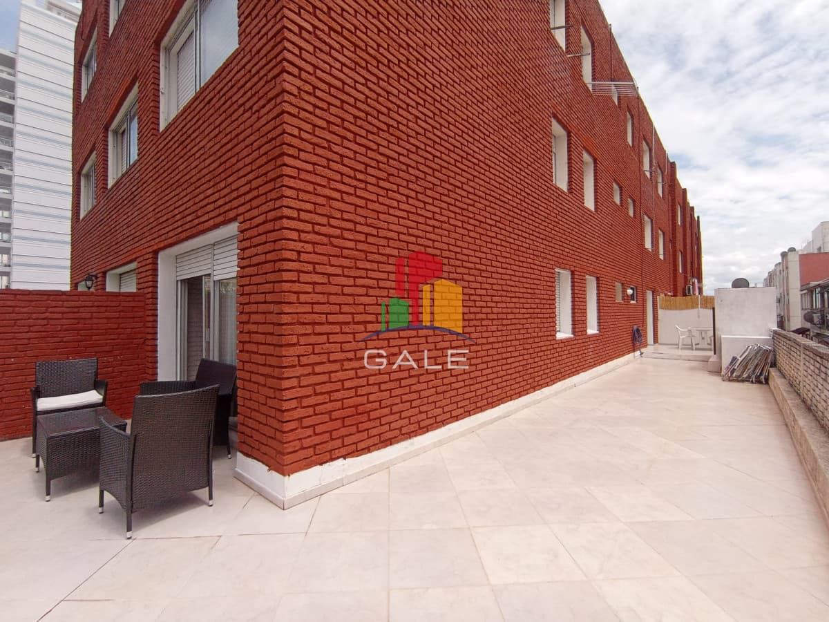 ALQUILER ANUAL, 2 dormitorios, Península, Punta del Este  -