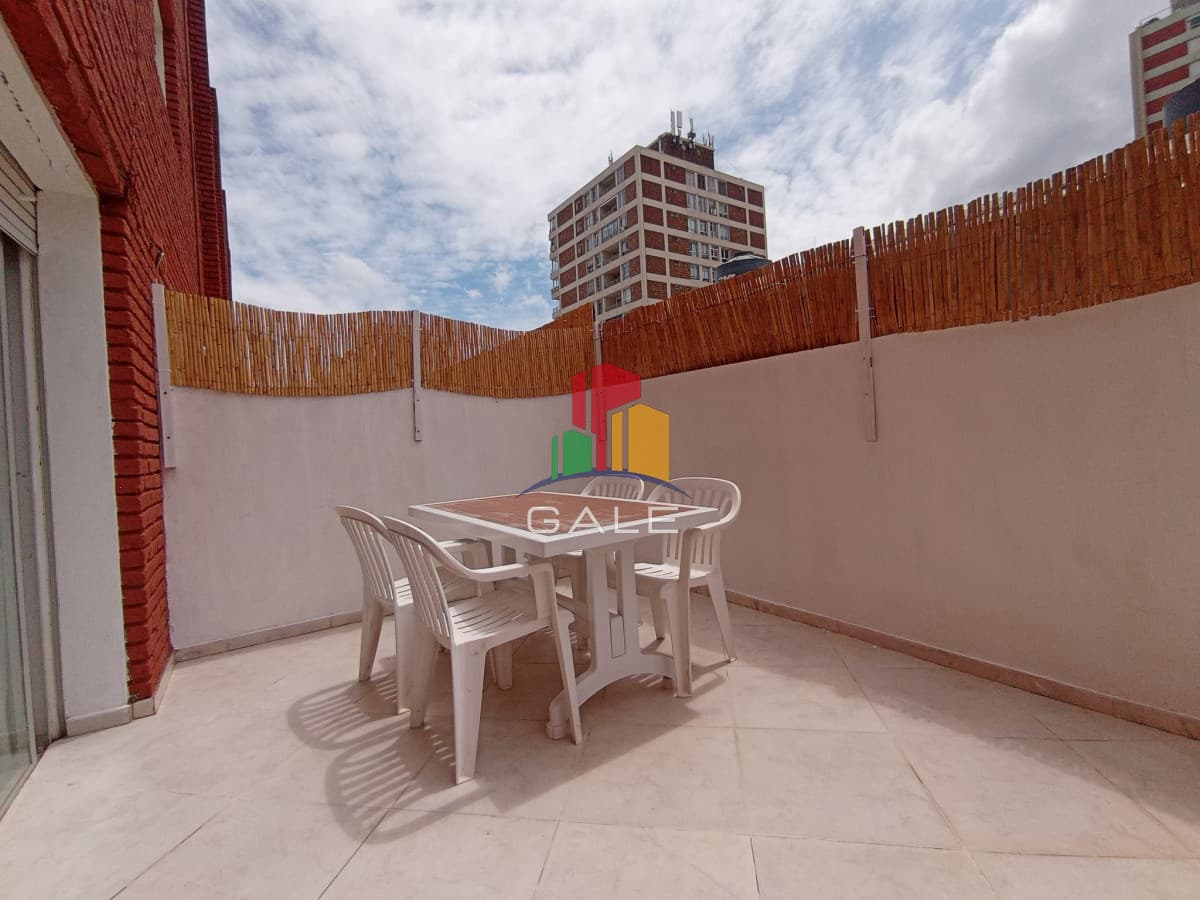 ALQUILER ANUAL, 2 dormitorios, Península, Punta del Este  -