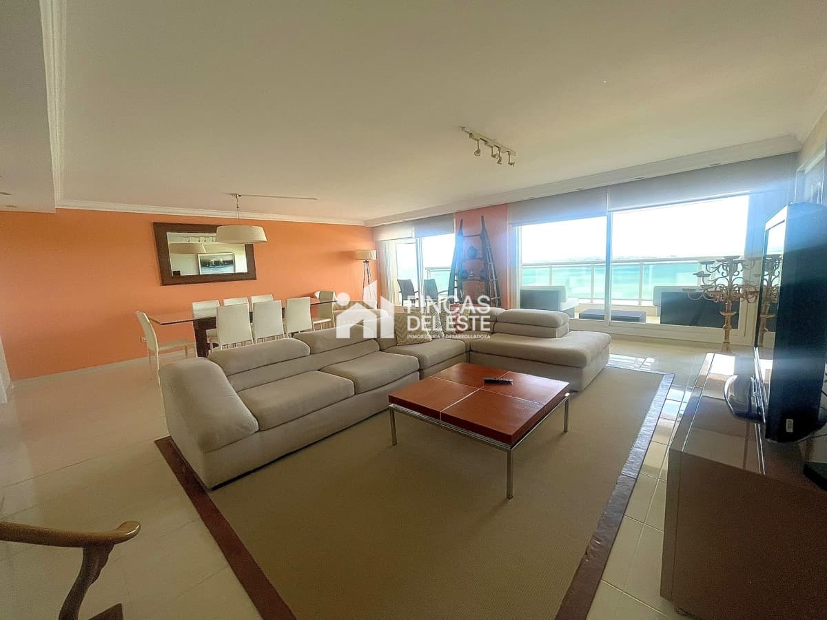 Hermoso apartamento en edificio de categoría!!!