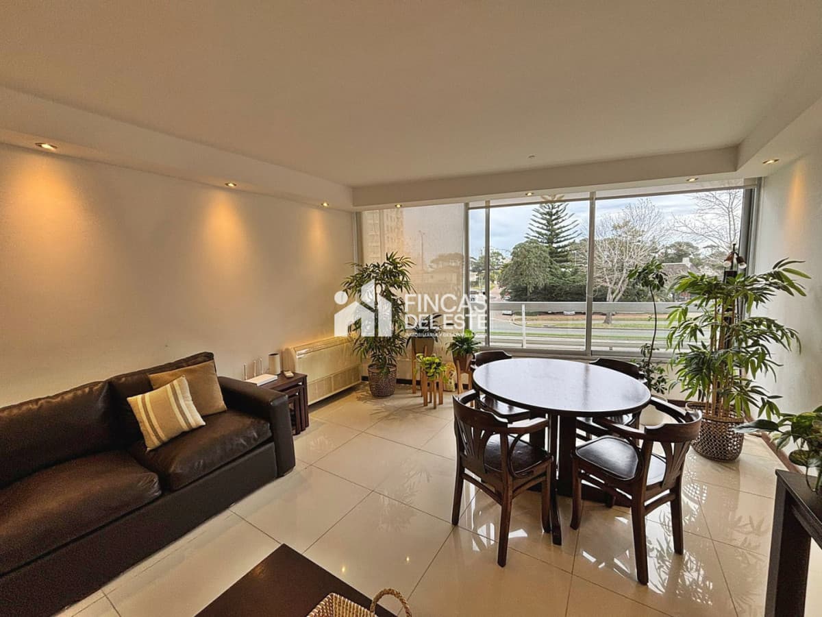 Apartamento a pasos del punta shopping