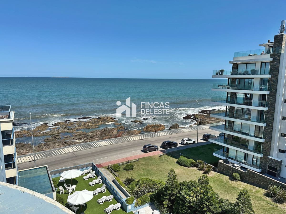 Apartamento de 2 dormitorios en Península, frente al mar