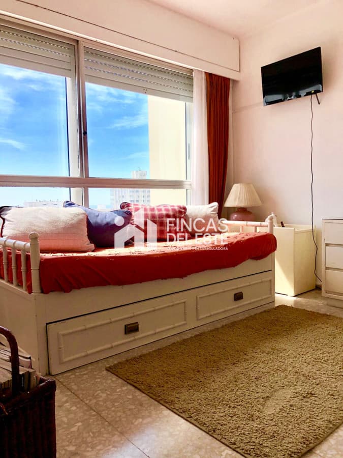 Apartamento en alquiler de temporada en Punta del Este  de 3 dormitorios en península   -