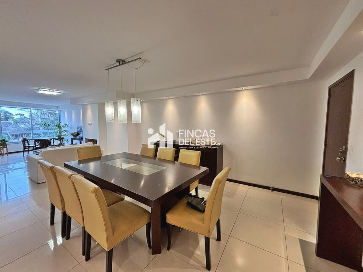 Apartamento a pasos del punta shopping