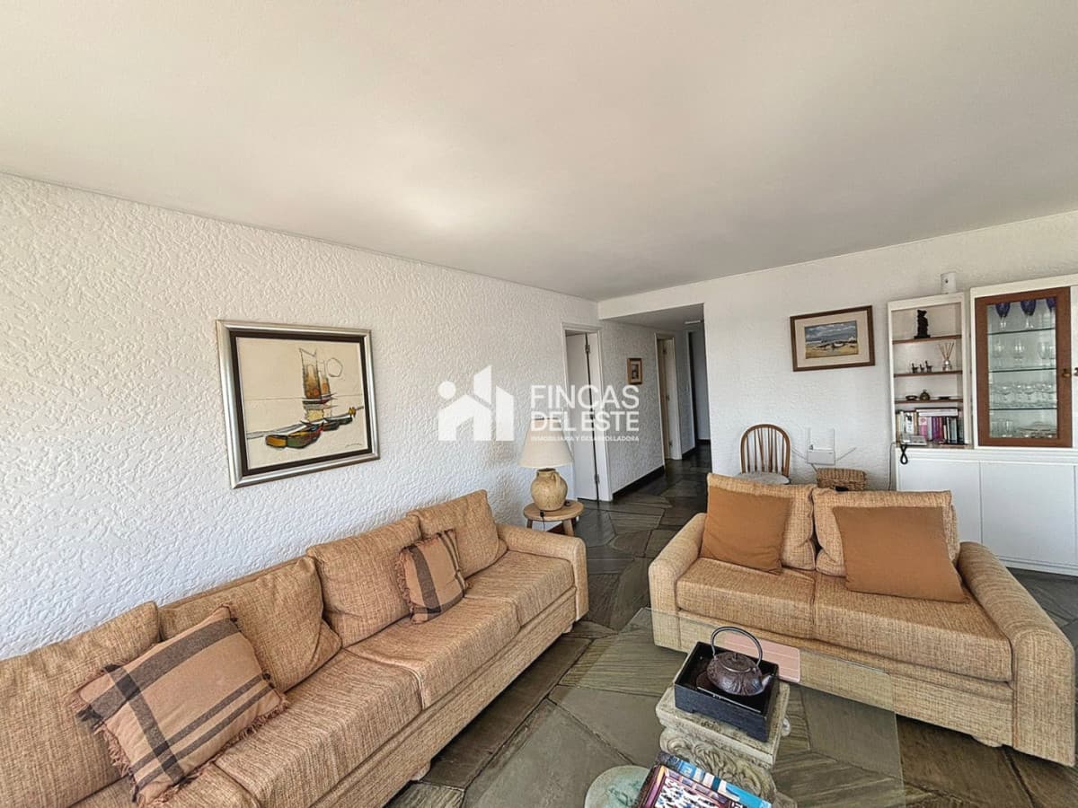 Apartamento de 3 dormitorios en Península-Punta del Este con hermosa vista