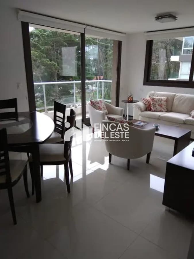 Apartamento de dos dormitorios en alquiler zona facultades y colegios  -