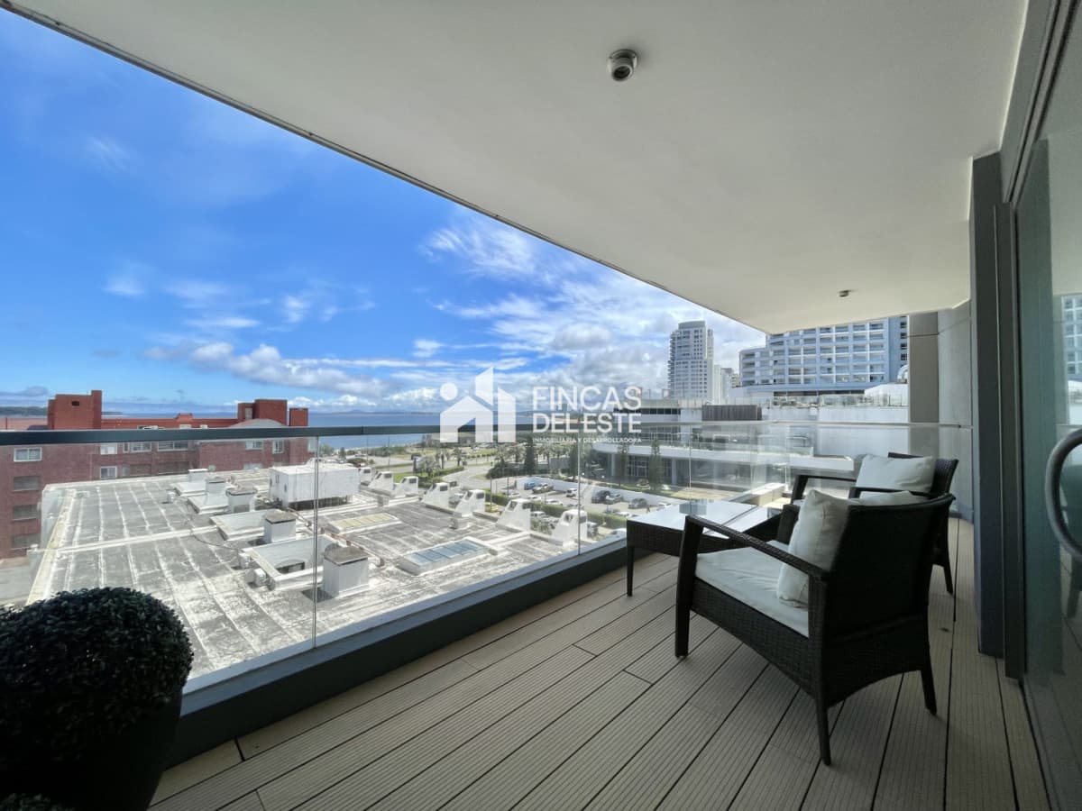 Apartamento 3 dormitorios en edificio de categoría en Península!