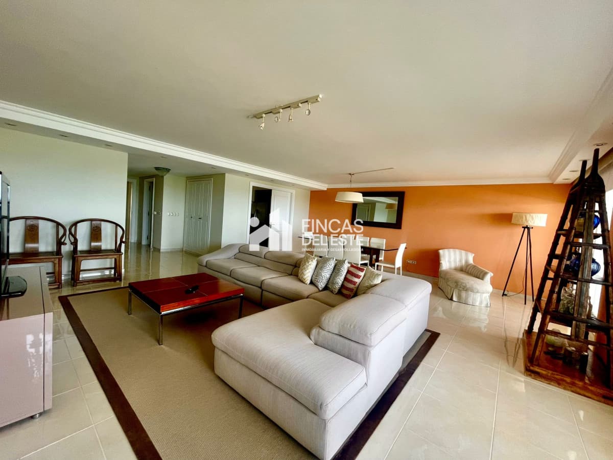 Hermoso apartamento en edificio de categoría!!!