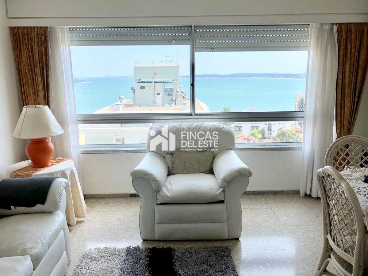 Apartamento en alquiler de temporada en Punta del Este  de 3 dormitorios en península   -