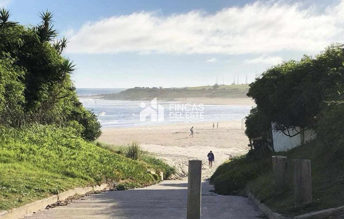 Apartamento en alquiler zona la barra a pasos del mar  -
