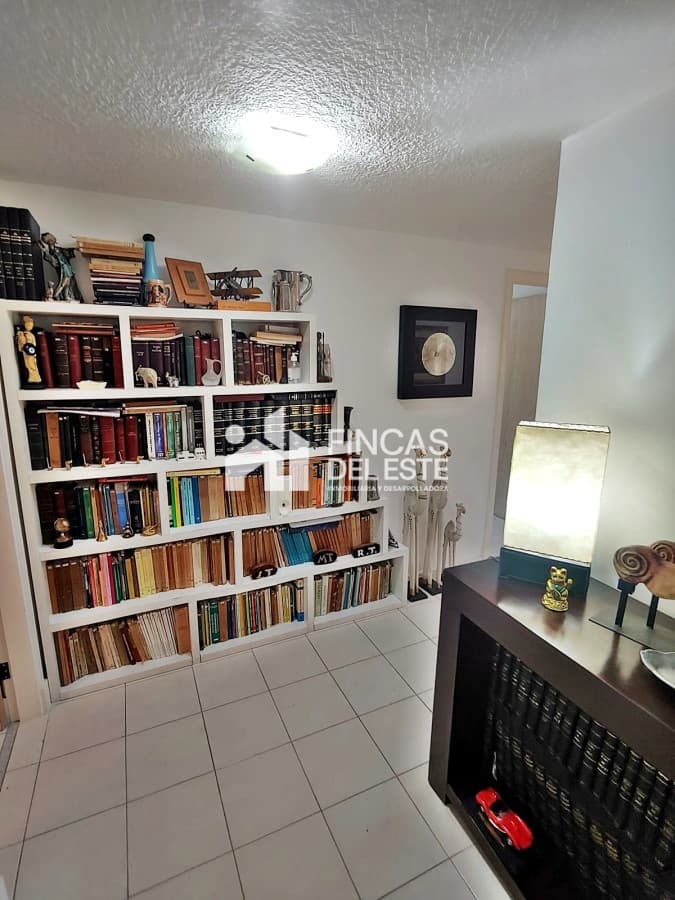 Apartamento en Punta del Este de dos dormitorios mas dependencia