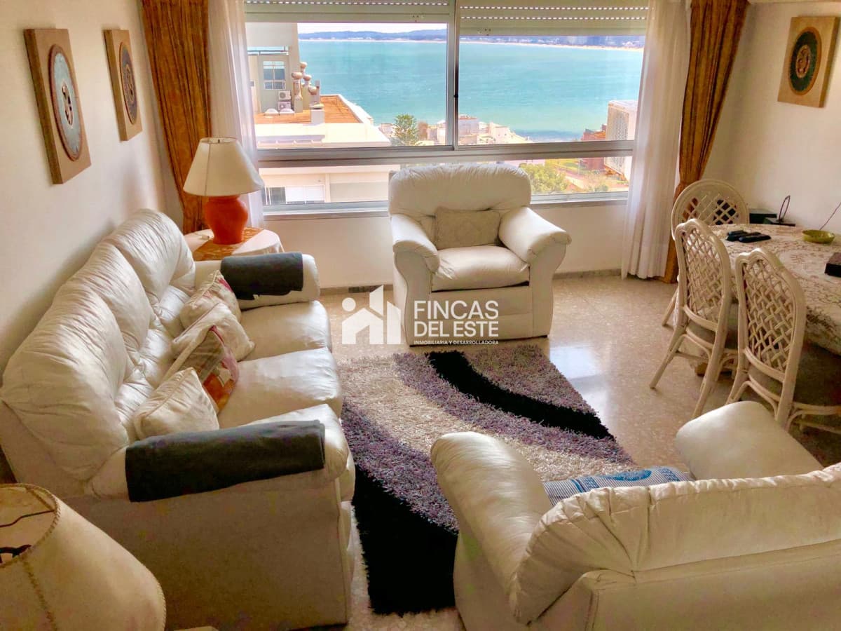 Apartamento en alquiler de temporada en Punta del Este  de 3 dormitorios en península   -