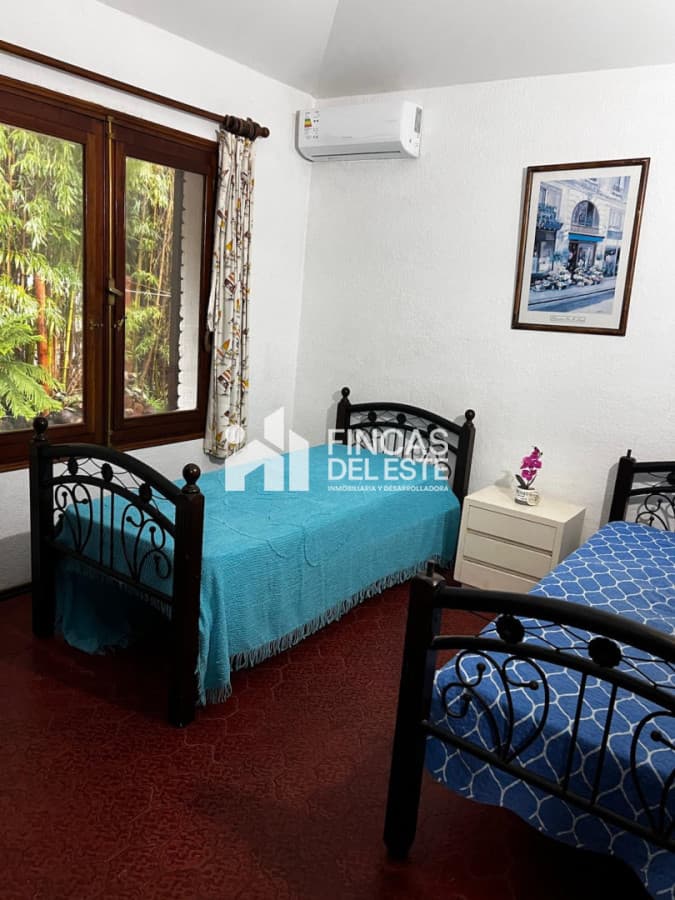 Casa de 4 dormitorios con piscina en Punta del Este