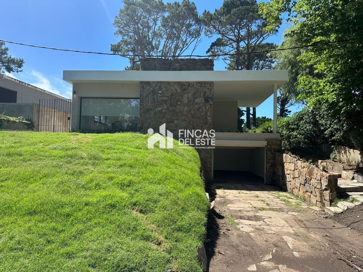 Alquiler en Punta del Este de 3 dormitorios  -