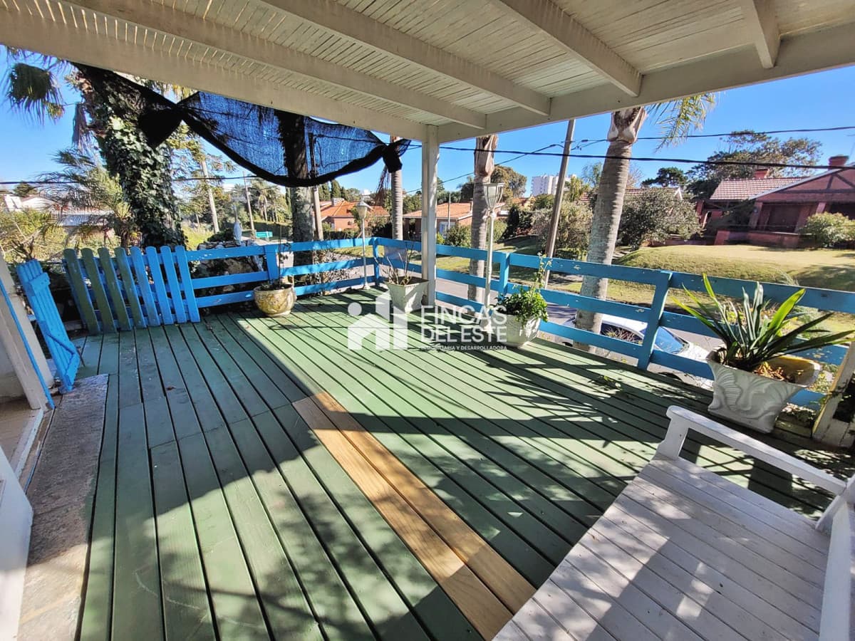 Hermosa casa muy bien ubicada en venta 5 dormitorios en Punta del Este