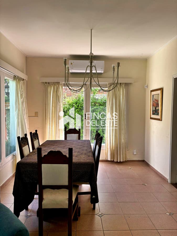 Casa a pasos de Roosevelt  -