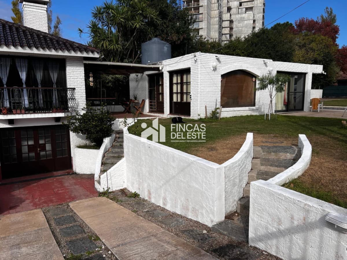 Casa de 4 dormitorios con piscina en Punta del Este