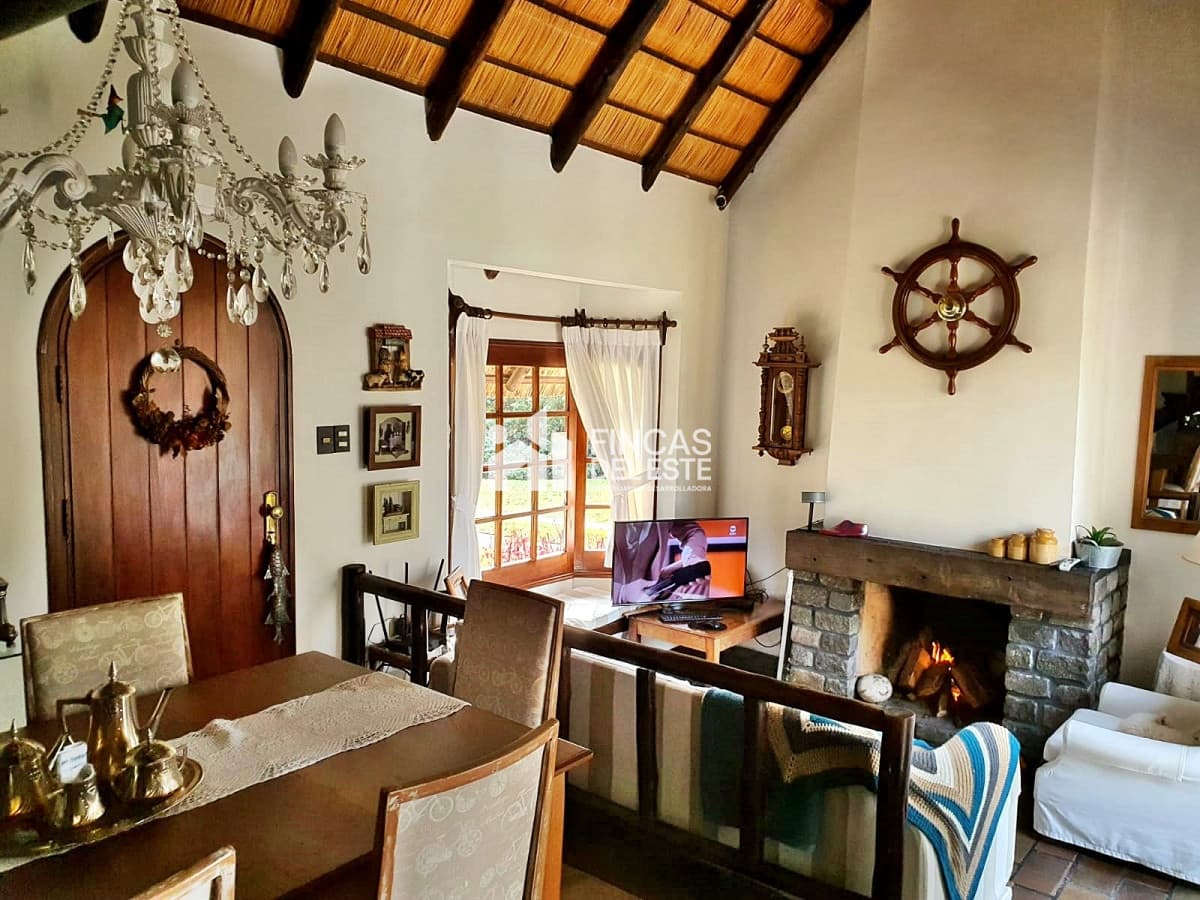 Casa en Las Delicias con 3 dormitorios y jardín amplio!