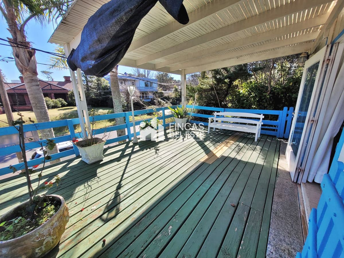 Hermosa casa muy bien ubicada en venta 5 dormitorios en Punta del Este