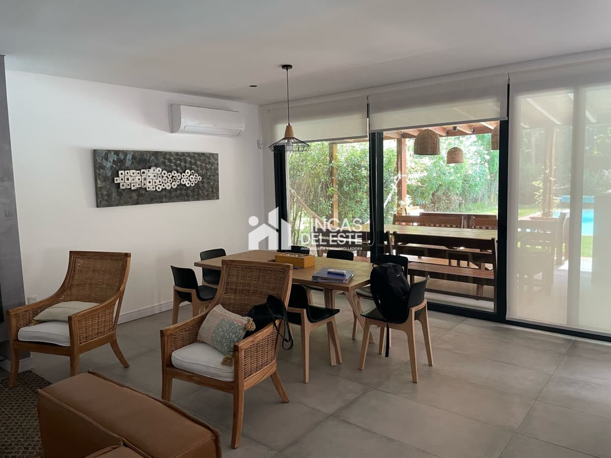Hermosa casa en alquiler invernal en Solanas!!!  -