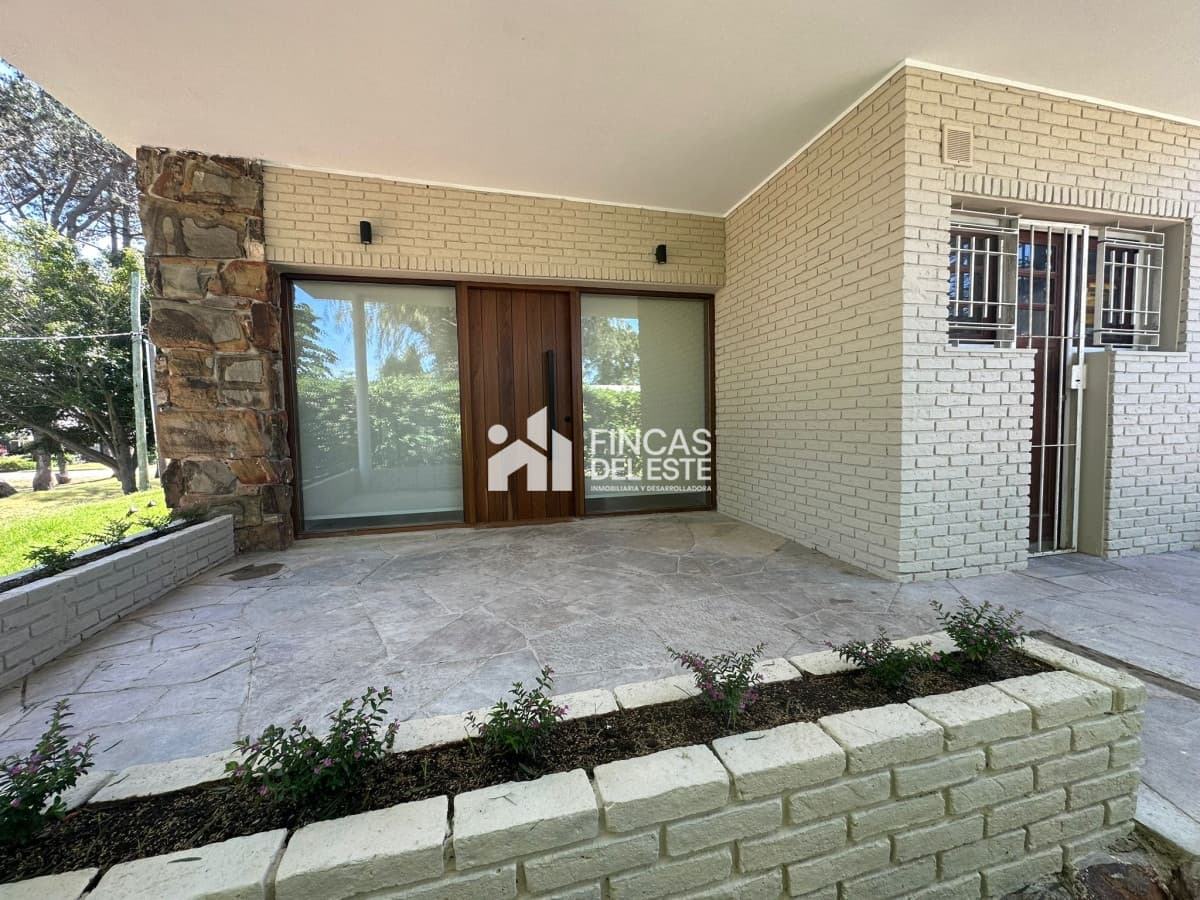 Alquiler en Punta del Este de 3 dormitorios  -