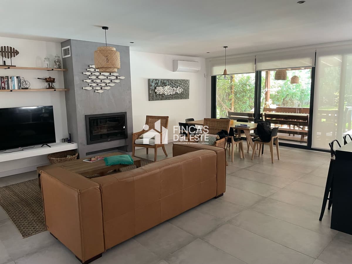 Hermosa casa en alquiler invernal en Solanas!!!  -