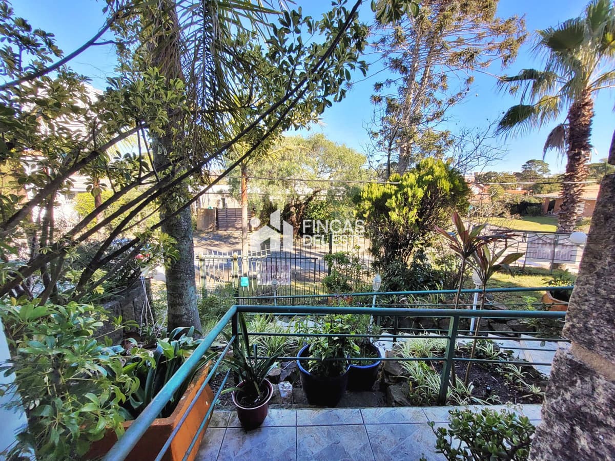 Hermosa casa muy bien ubicada en venta 5 dormitorios en Punta del Este