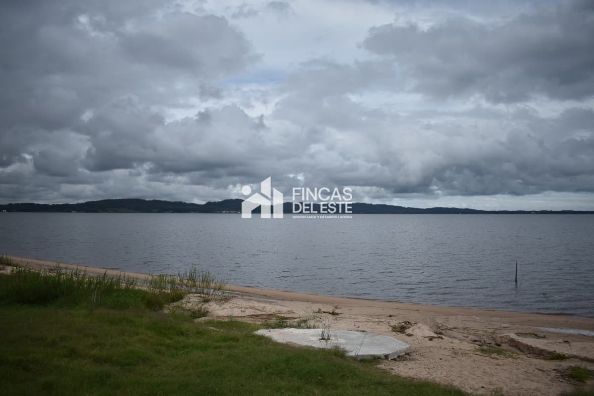 CHACRAS EN LAGUNA DEL SAUCE